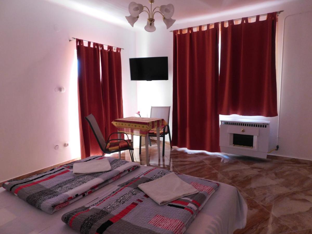 فندق Szamoca Vendeghaz ميسكولك المظهر الخارجي الصورة